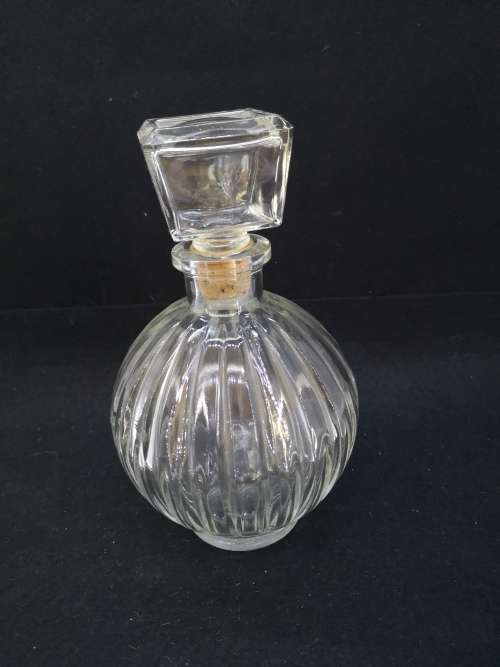 Glass decanter