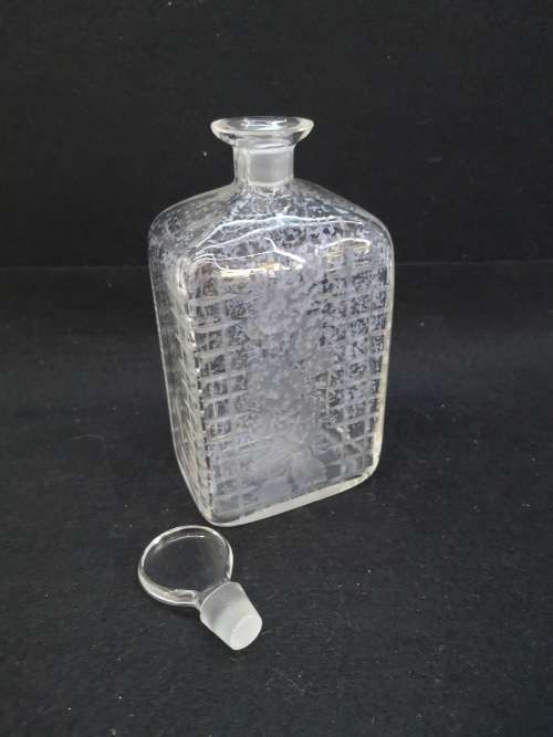 Glass decanter