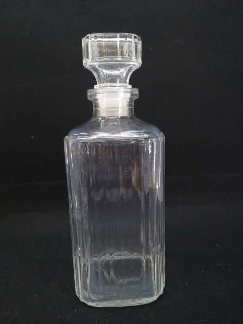 Glass decanter