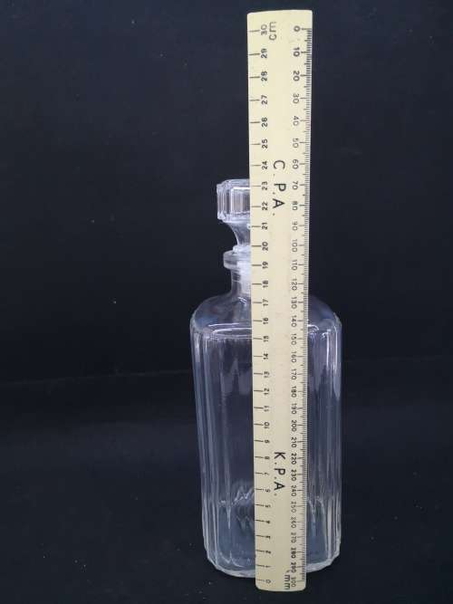 Glass decanter