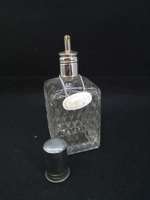 Glass decanter - Scotch/Gin tag