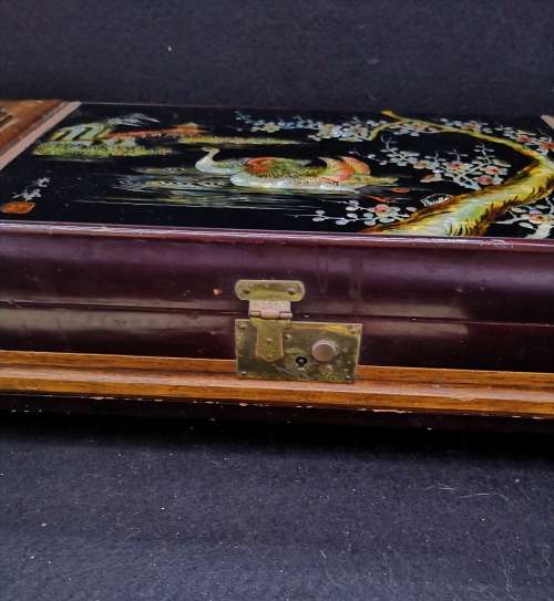 Lovely LARGE vintage Japanese musical jewelry box with dancing ballerina Black Lacquer Abalone inlay