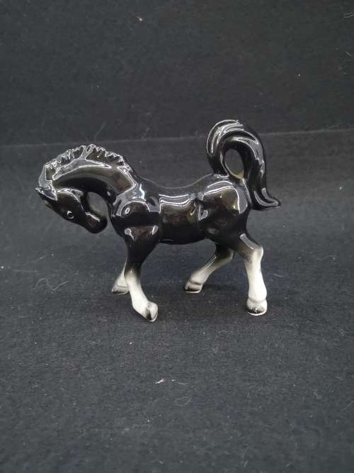 Vintage beautiful Kingsway horse  ornament