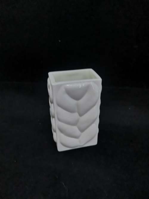 Milk glass vase