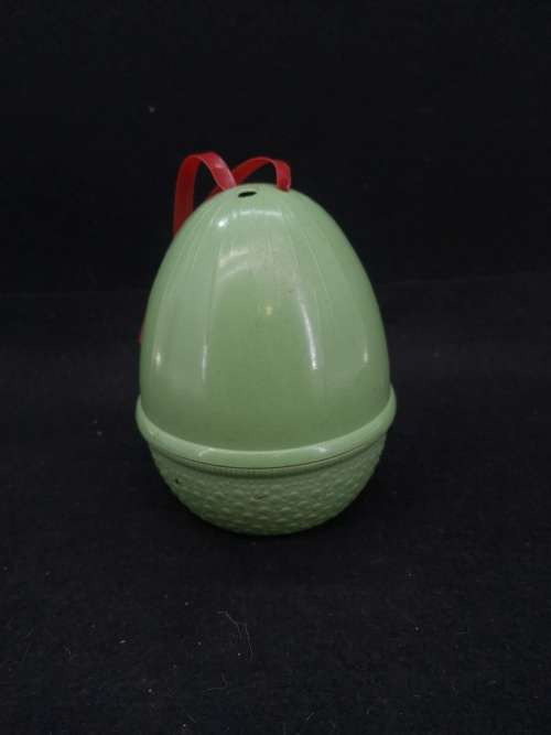 1950`s Green bakelite Acorn shape wool holder and needle gauge