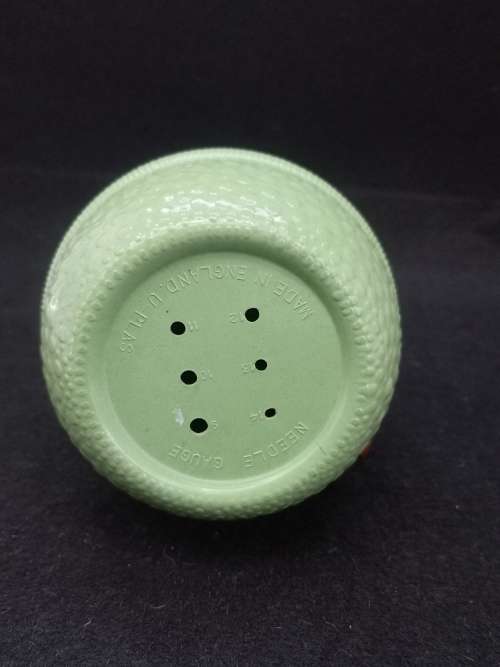1950`s Green bakelite Acorn shape wool holder and needle gauge