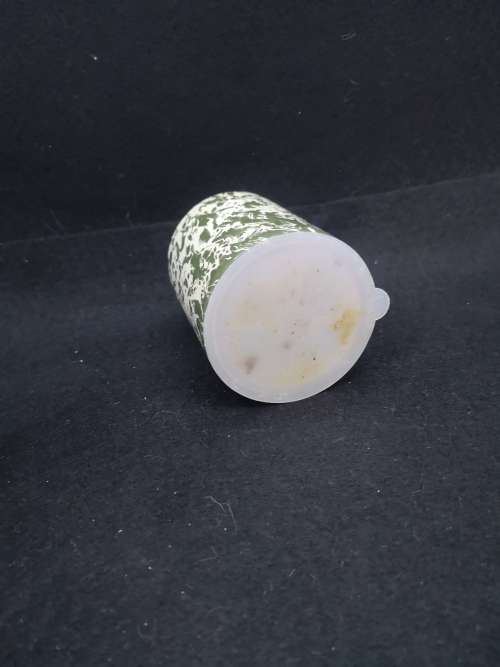 Enamel splatterware shaker