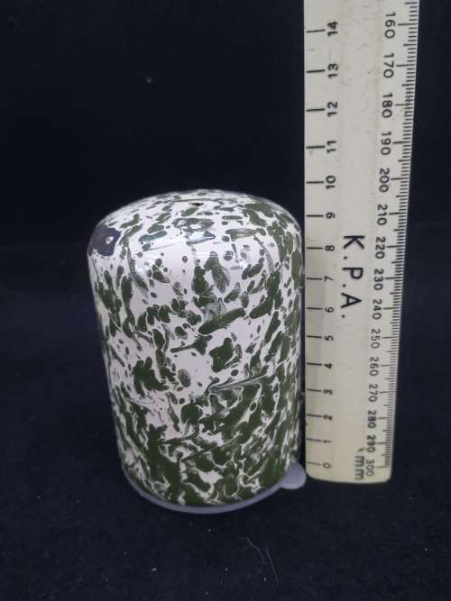 Enamel splatterware shaker