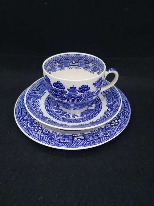 Swinnertons Staffordshire England Trio `Old willow`