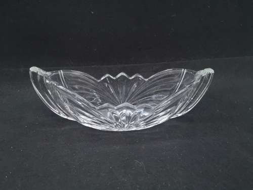 Pretty art deco glass bowl - slight chip on one side - hardly visible