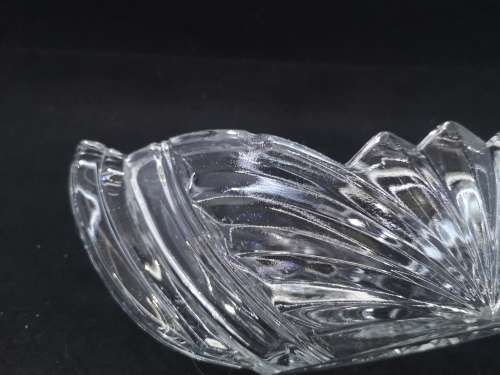 Pretty art deco glass bowl - slight chip on one side - hardly visible