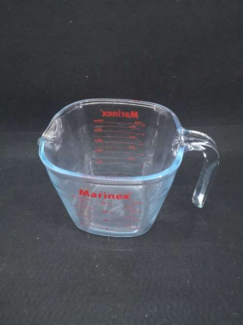 Vintage Marinex measuring jug 1l