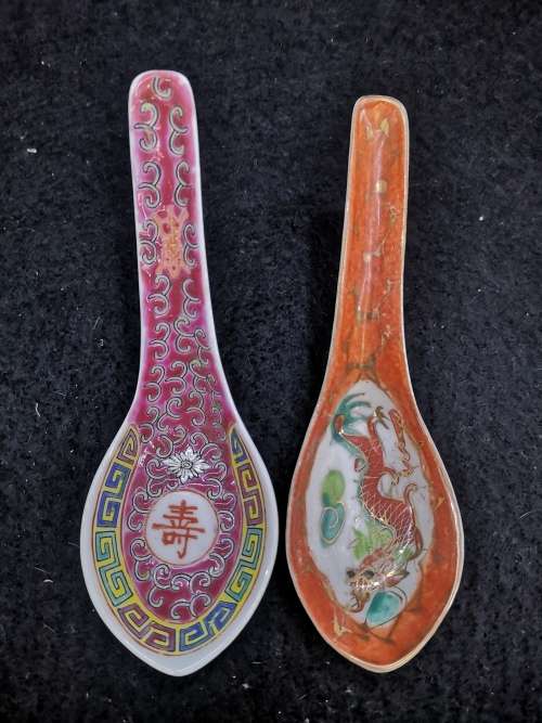 Oriental soup spoons