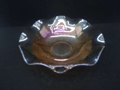 Vintage depression glass/carnival glass bowl