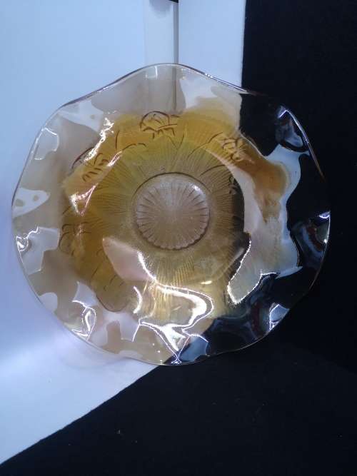 Vintage depression glass/carnival glass bowl