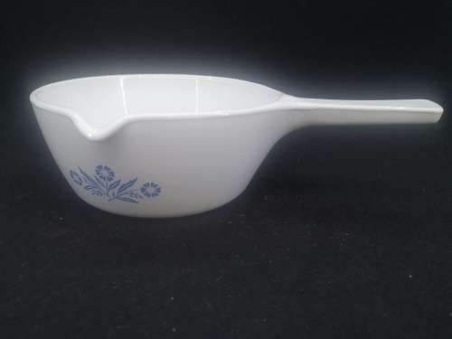 Corningware Blue Cornflower 2 1/2 cup P-89-B saucepan with spout