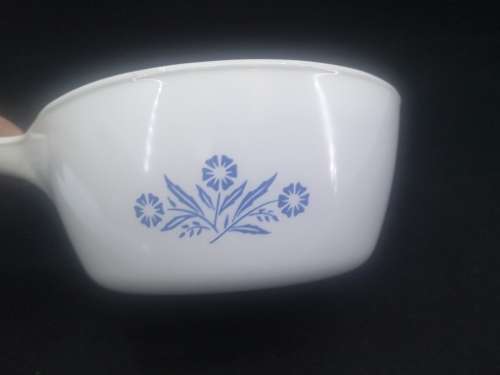 Corningware Blue Cornflower 2 1/2 cup P-89-B saucepan with spout