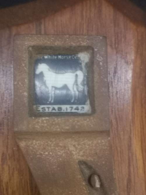 White Horse whiskey horse shoe plaque