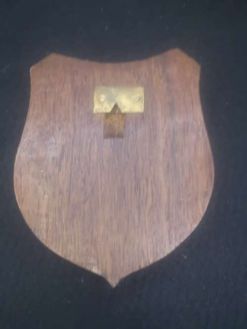 White Horse whiskey horse shoe plaque