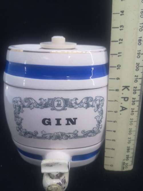 Vintage Wade Royal Victoria Gin decanter