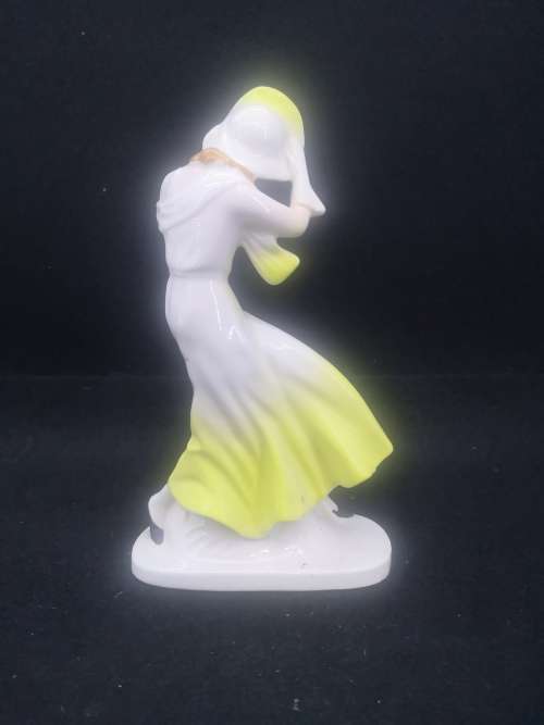 Vintage porcelain figurine  - Lady in the wind