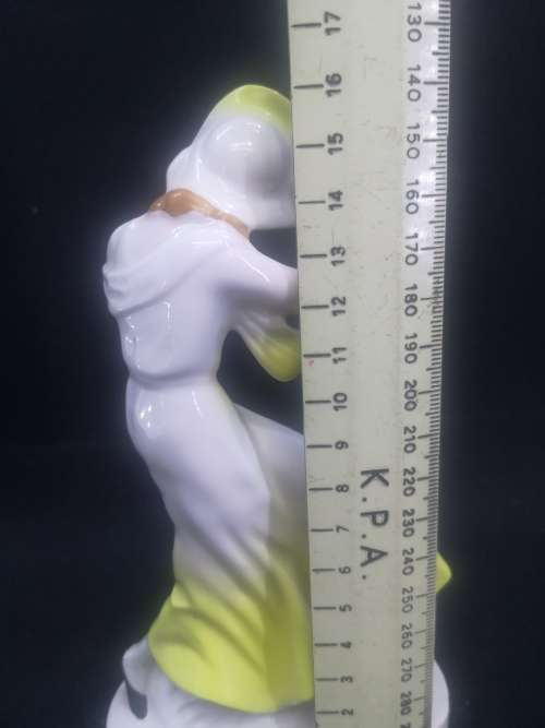 Vintage porcelain figurine  - Lady in the wind