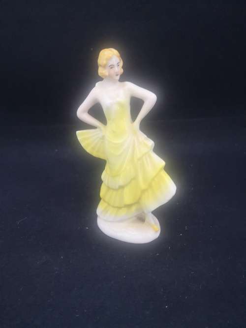 Vintage 1940`s Japan dancing figurine