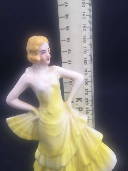 Vintage 1940`s Japan dancing figurine