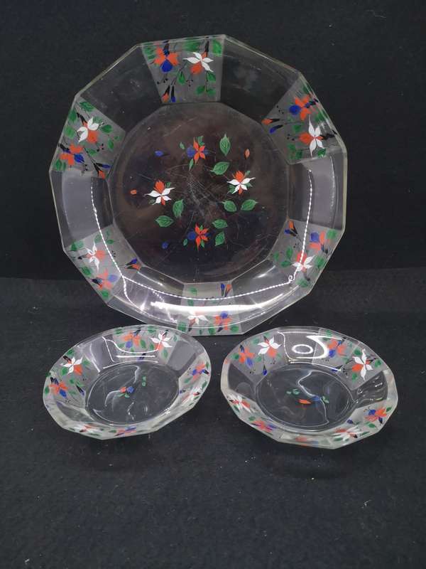 Heavy and thick glass plate with two side plates - hand painted