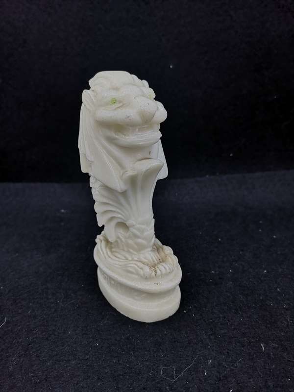 Merlion - resin