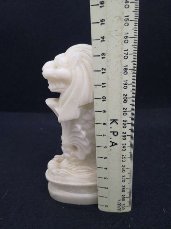 Merlion - resin