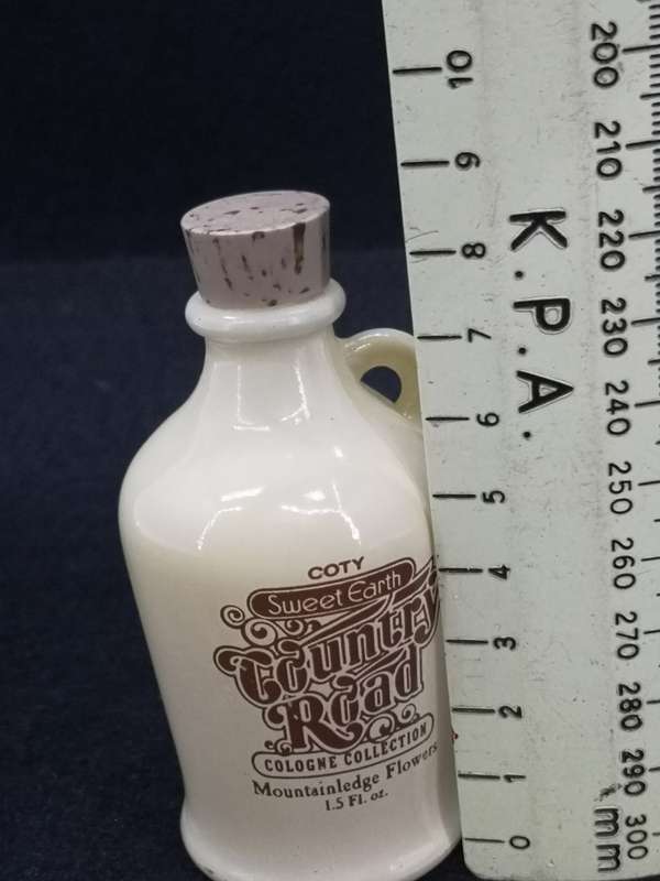 Vintage Coty Sweet Earth country road cologne bottle - Mountainledge Flowers