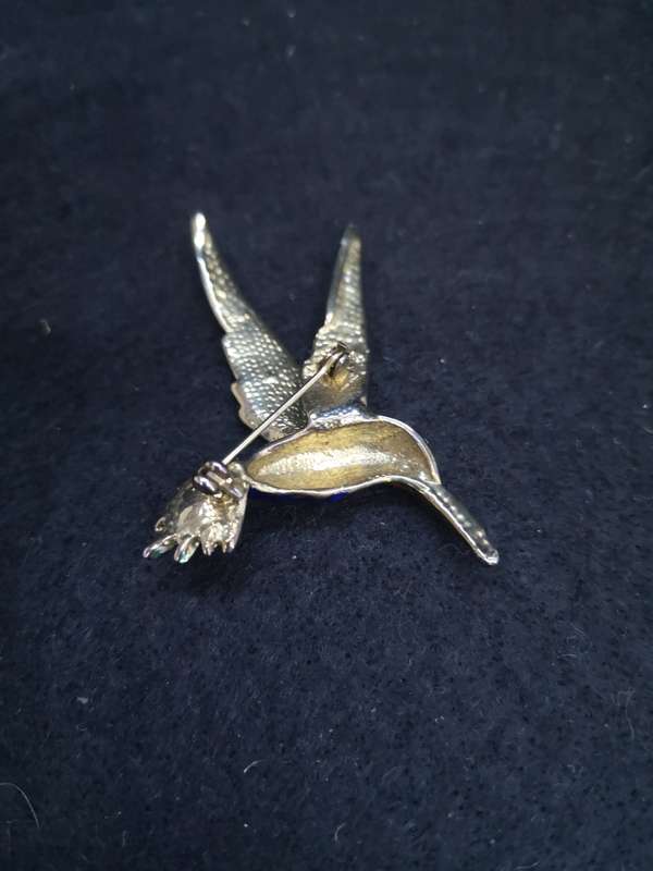 Hummingbird brooch