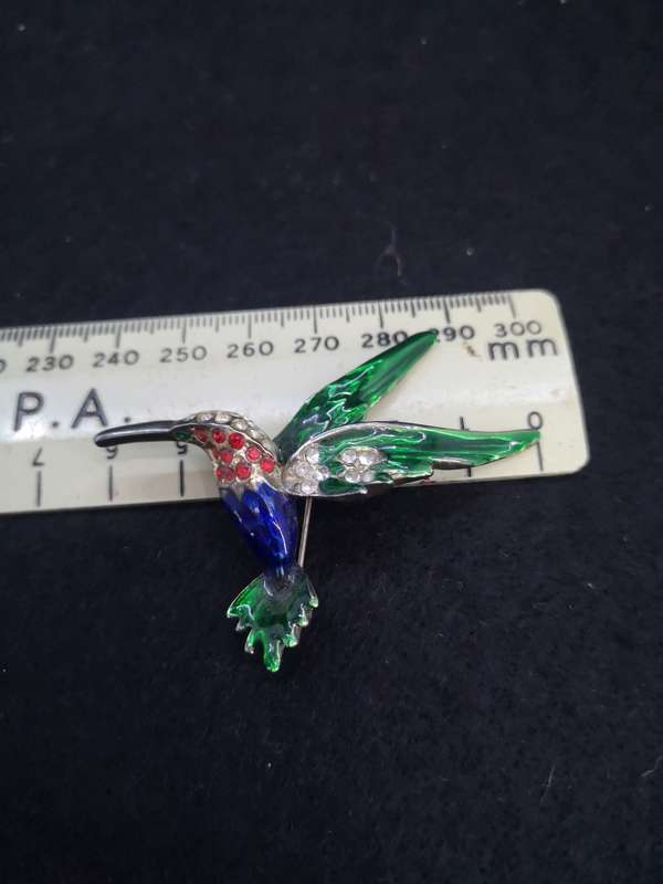 Hummingbird brooch