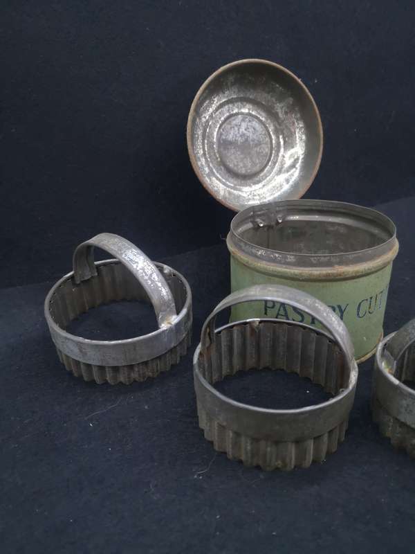Tala pastry cutter tin with cookie cutters!