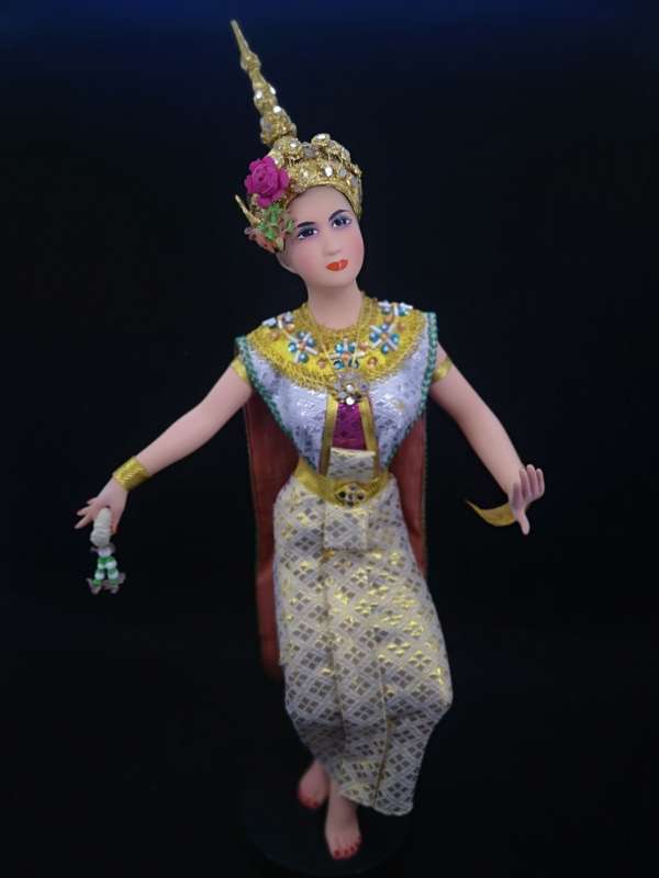 Asian Art Factory LTD. Piya doll Thailand vinyl or rubber dancing lady