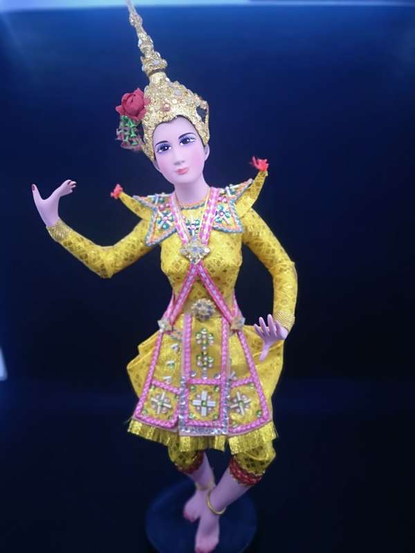 Asian Art Factory LTD. Piya doll Thailand vinyl or rubber dancing lady