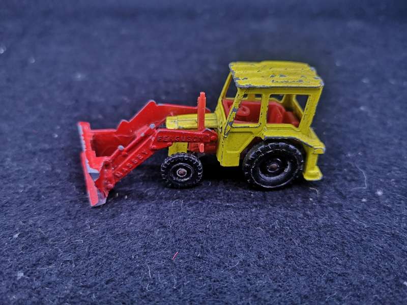 Gorgi Juniors Massey Ferguson Tractor with scraper