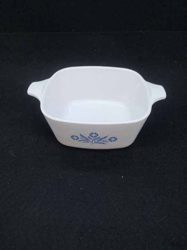 Corningware P-43-B 700 ml blue cornflower - small chip on handle
