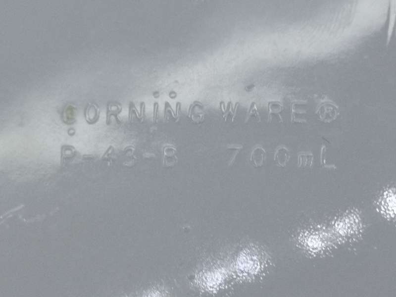 Corningware P-43-B 700 ml blue cornflower - small chip on handle