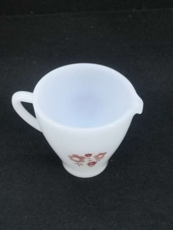 Industrial Argentina Rigopal milk glass milk jug