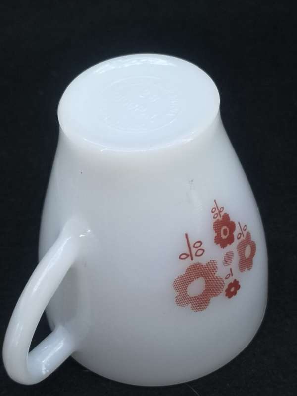 Industrial Argentina Rigopal milk glass milk jug