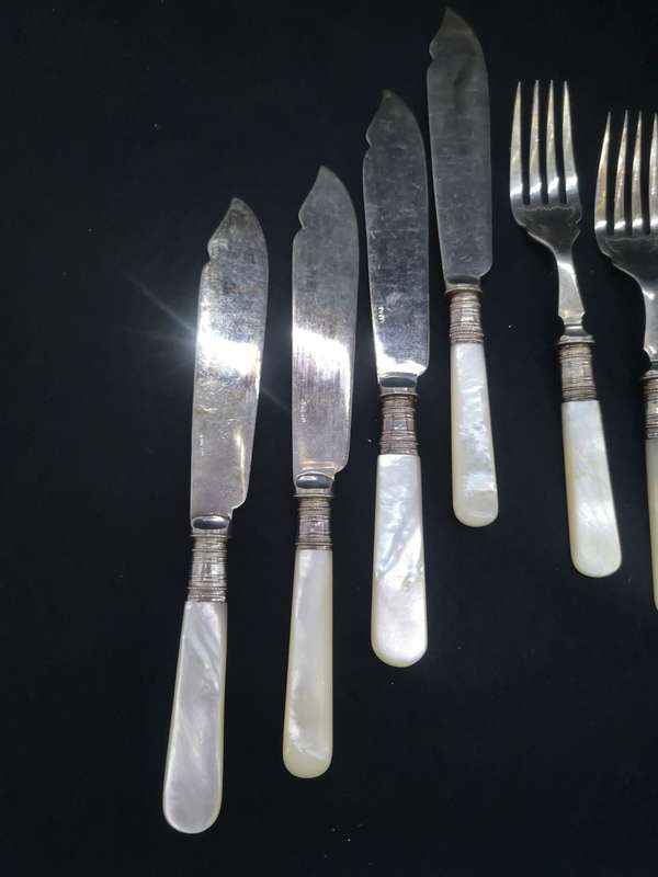 Mother of pearl fish knifes and forks set
