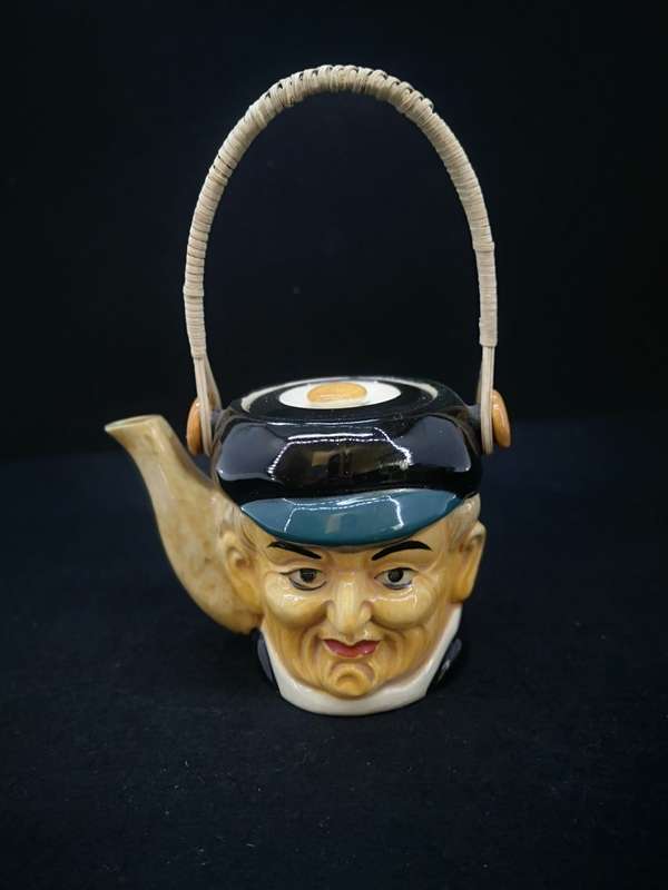 Caracter tea pot - made in Japan