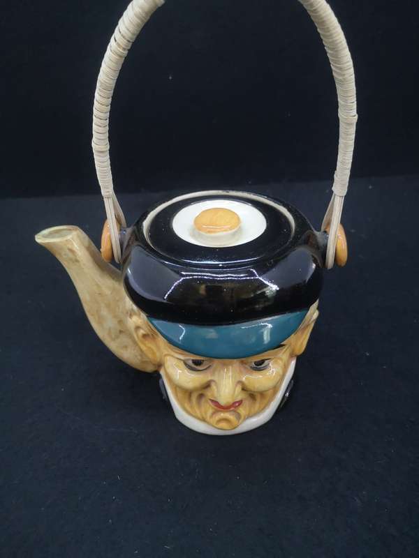 Caracter tea pot - made in Japan