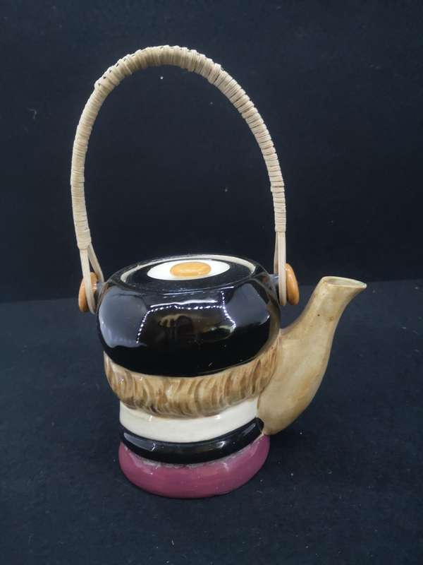 Caracter tea pot - made in Japan