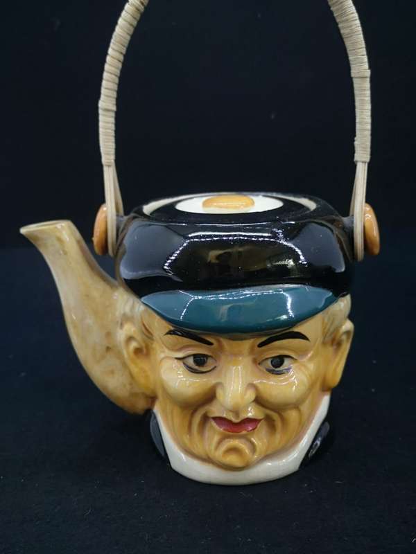 Caracter tea pot - made in Japan