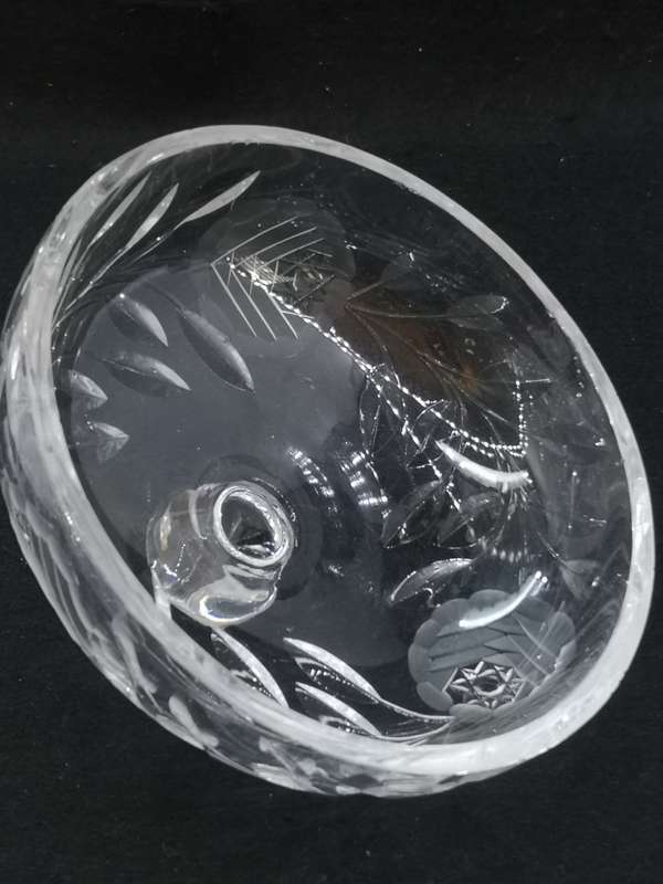 Cut crystal butter/cheese dish cover - small fleabites on rim