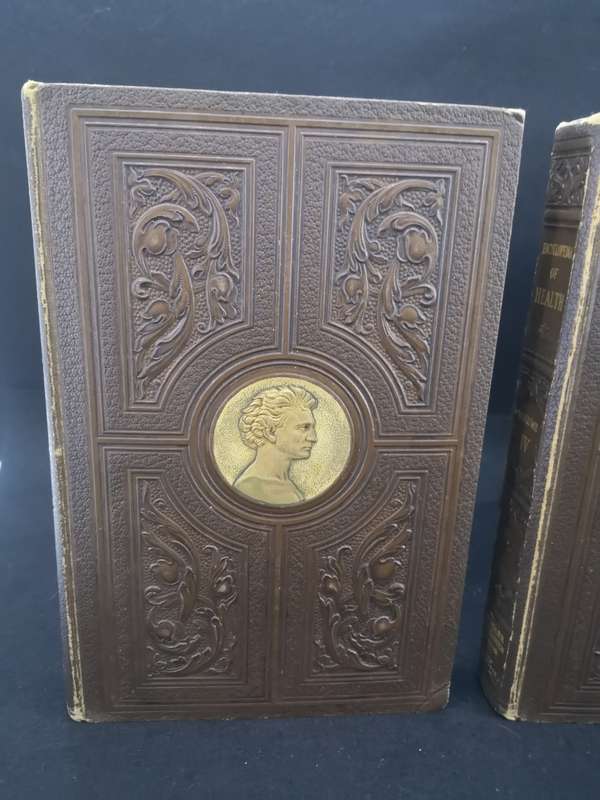 Gorgeous Encyclopedia of health book set - 4
