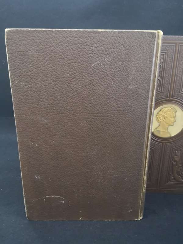 Gorgeous Encyclopedia of health book set - 4